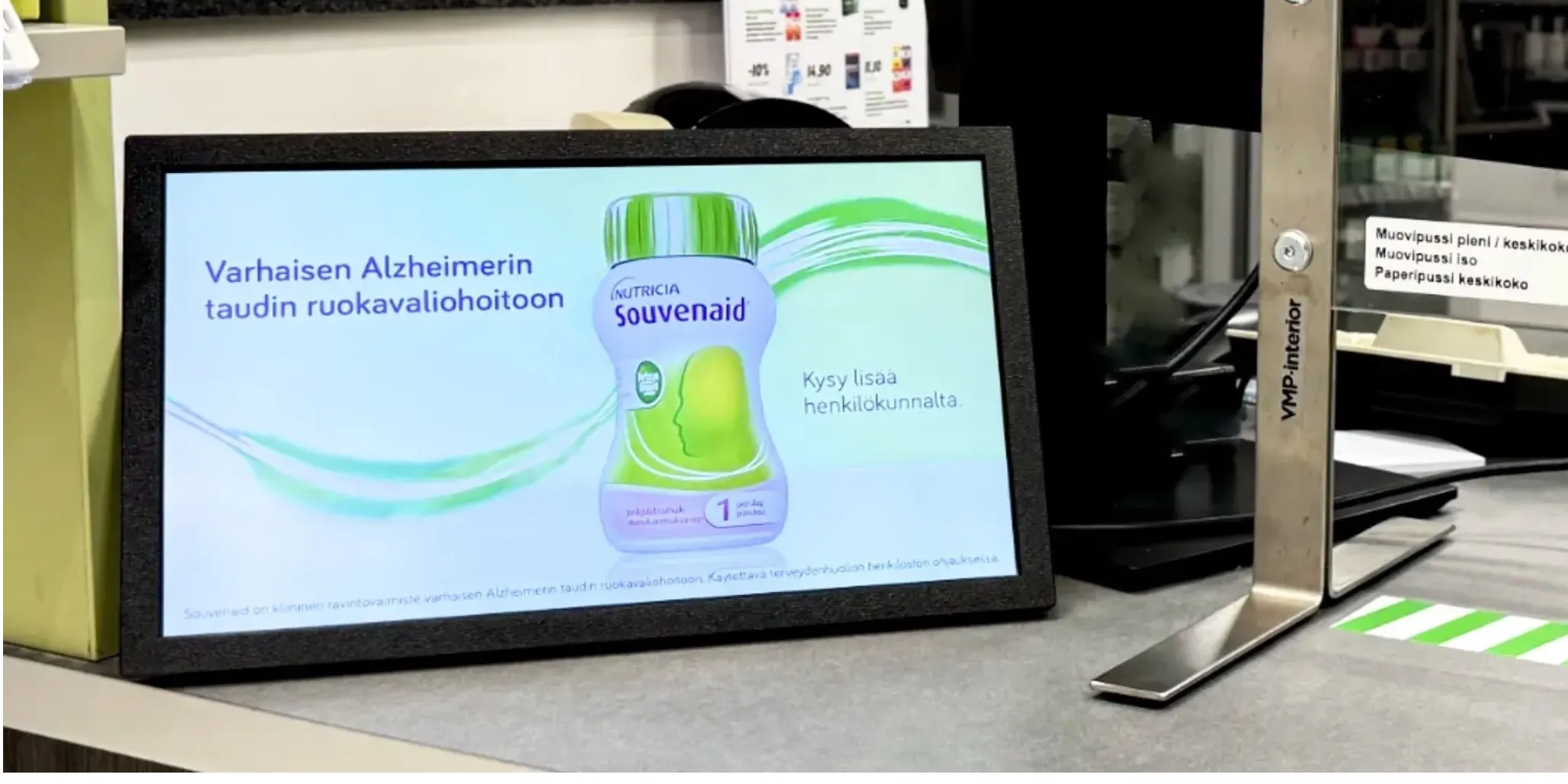 InfoBox-palvelutiskinäyttö apteekin asiointipisteellä